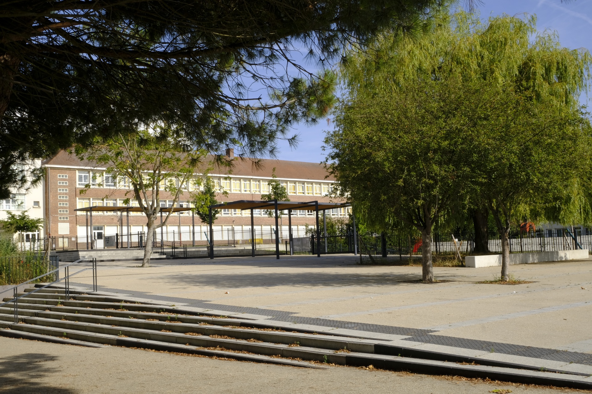 LA CERISAIE