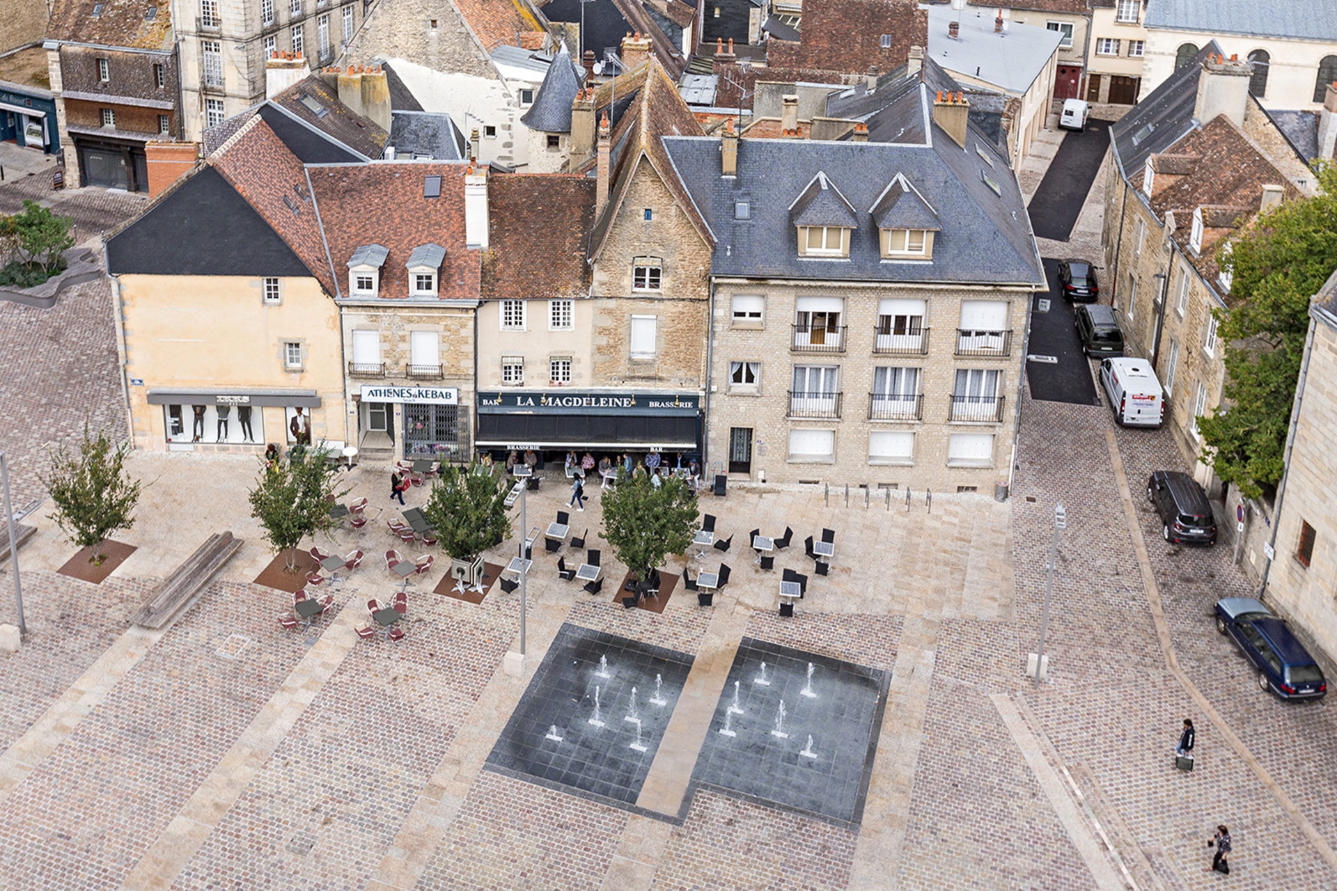 PLACE DE LA MAGDELEINE