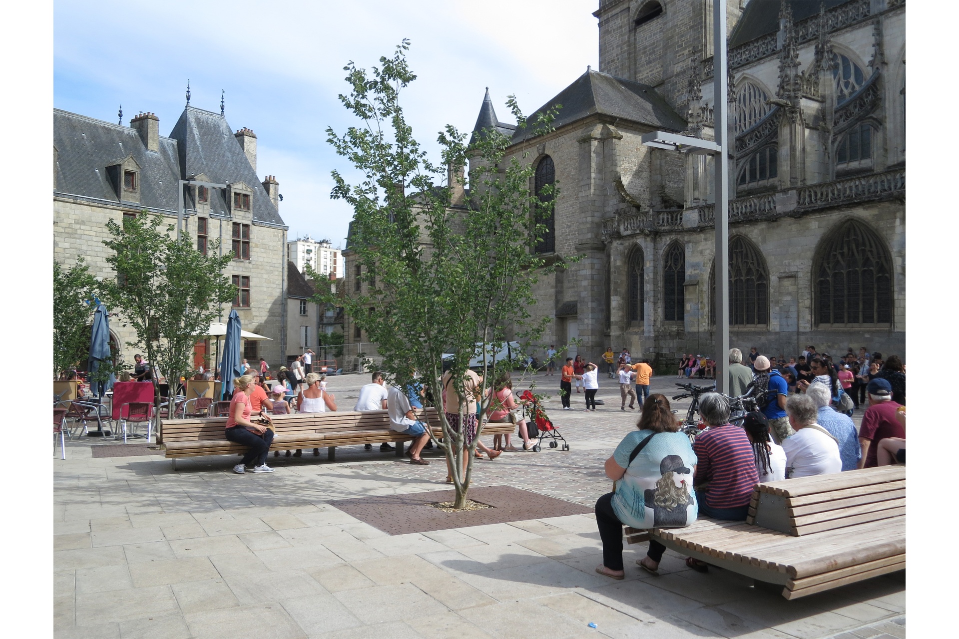 PLACE DE LA MAGDELEINE