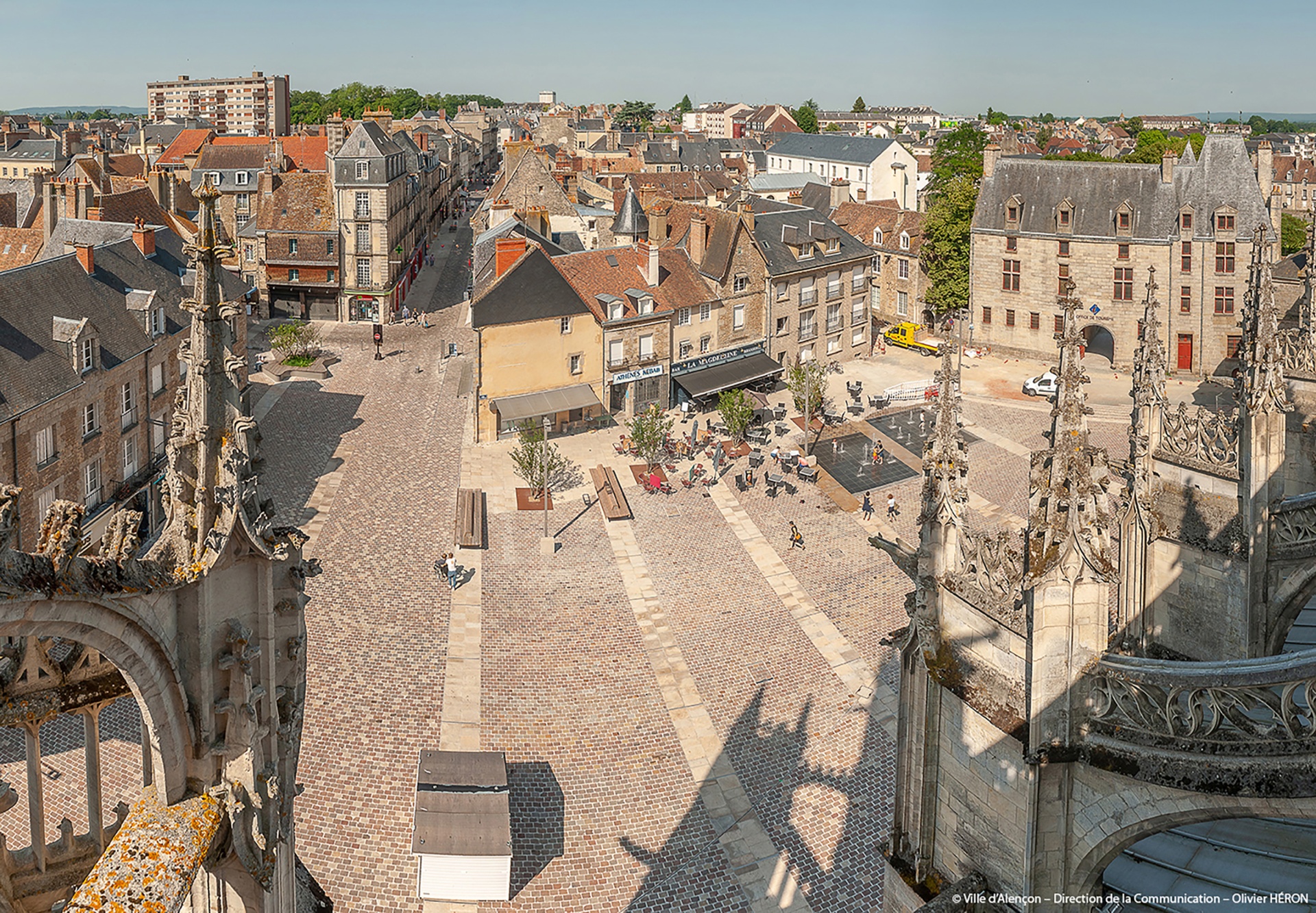 PLACE DE LA MAGDELEINE