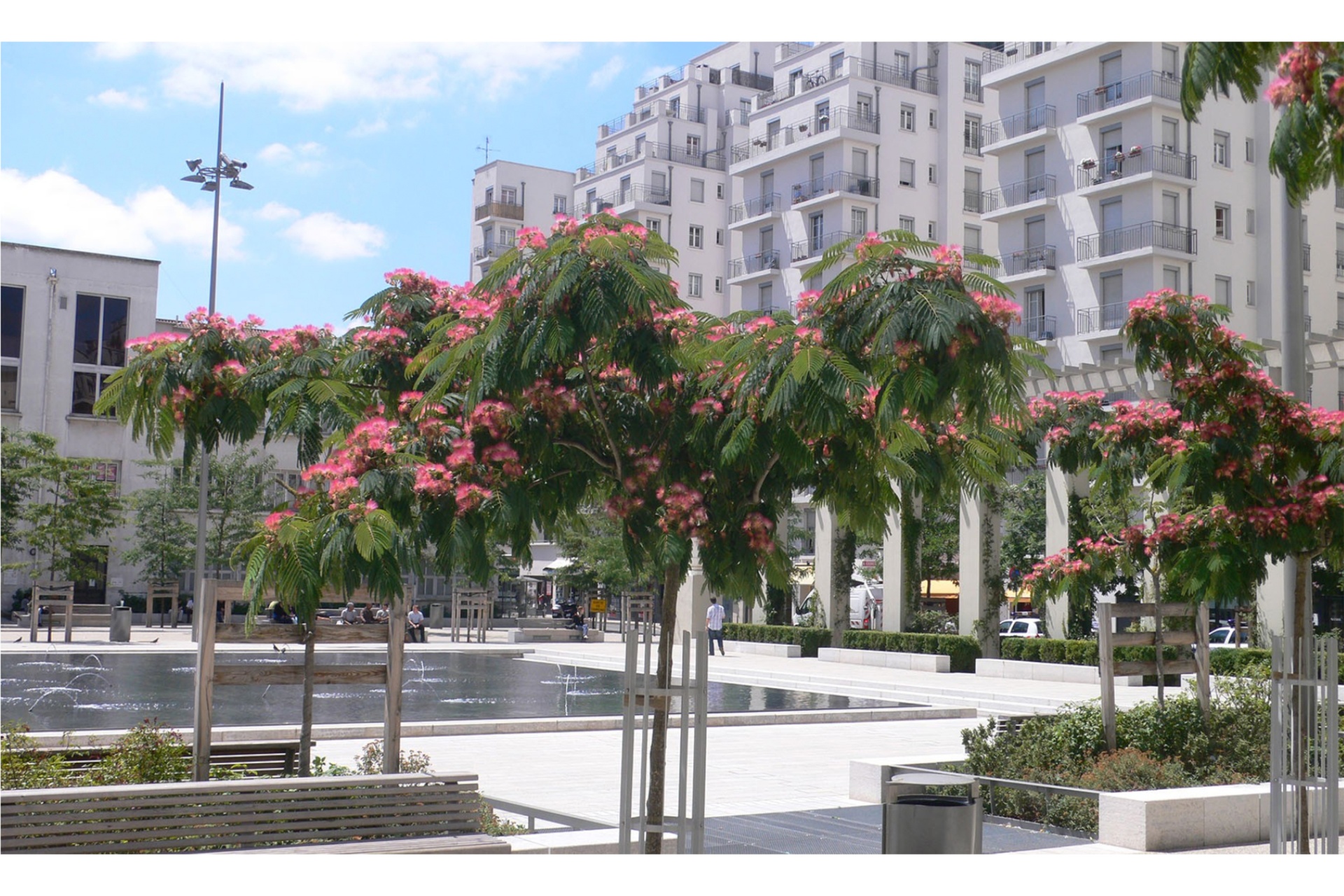 PLACE LAZARE GOUJON